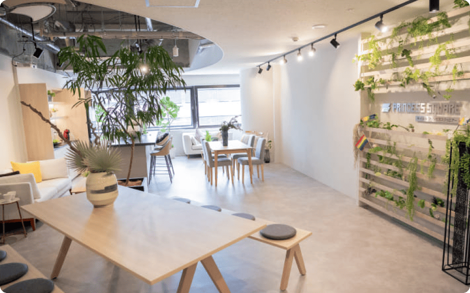 プリンセススクゥエアー社内の様子